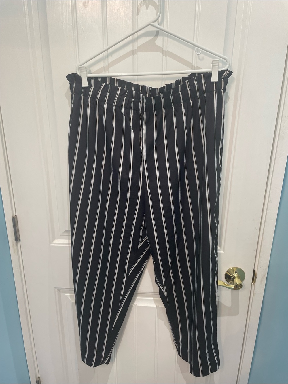 SHEIN Black & White Vertical Stripe Paperbag Waist pant